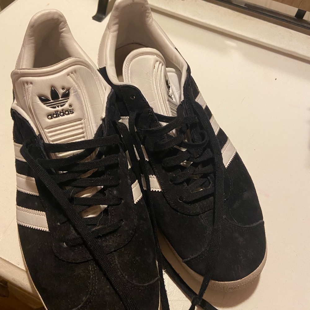 Adidas tennis shoes